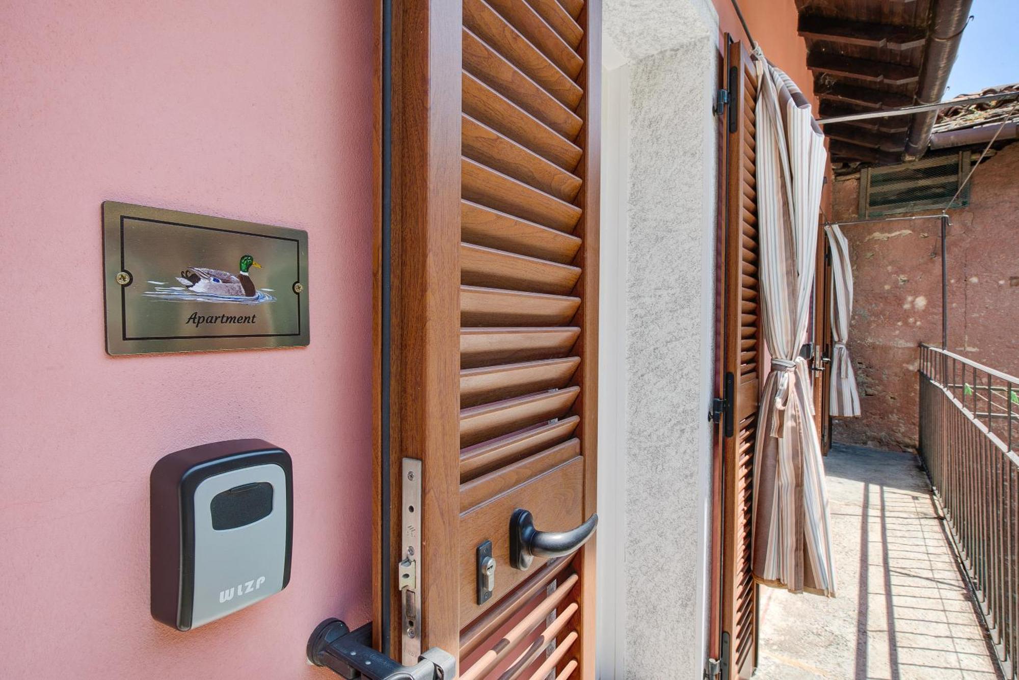 Taronico Apartments Duck Bellagio Exterior photo